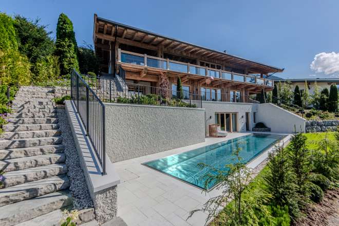 "The Heritage" in a fantastic panoramic position