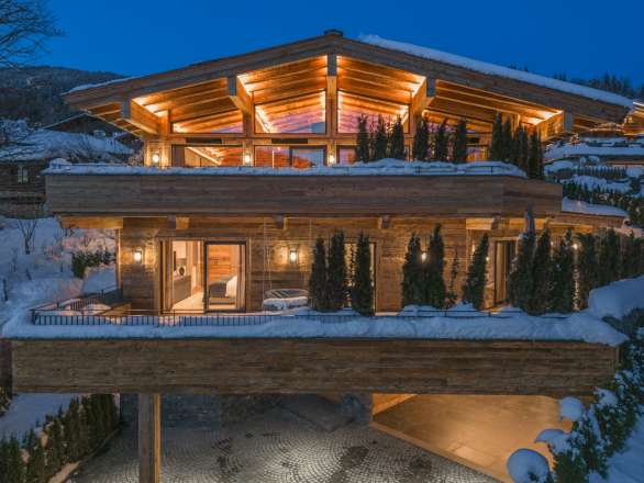 "The View" - Sun-kissed luxury chalet in a prime location