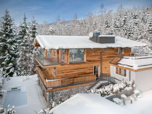 Newly built chalet in an idyllic location on a small torrent
