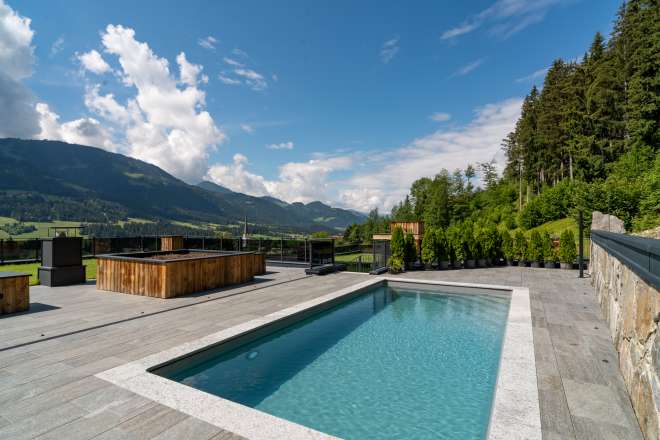 Newly built chalet with pool on the fantastic roof terrace