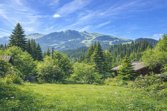Grundstück mit genehmigtem Neubau-Projekt und herrlichen Ausblicken